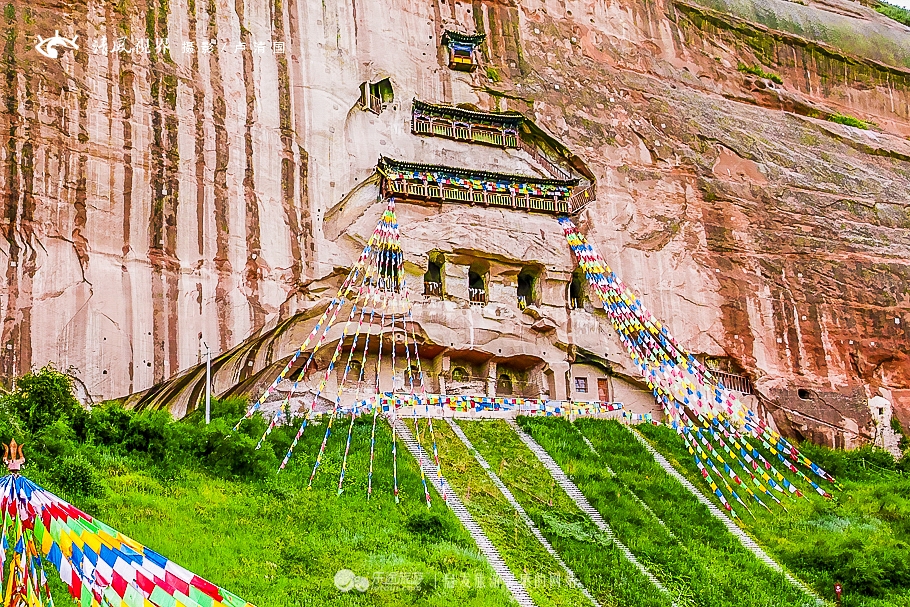 在马蹄寺三十三天点燃一盏心灯