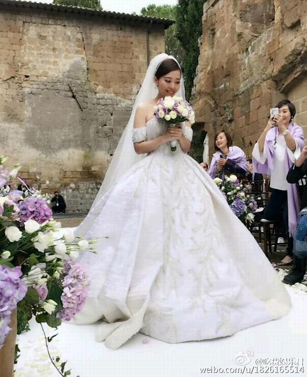 最In新娘情报速递:谁说城堡婚礼素人只有看的份儿？