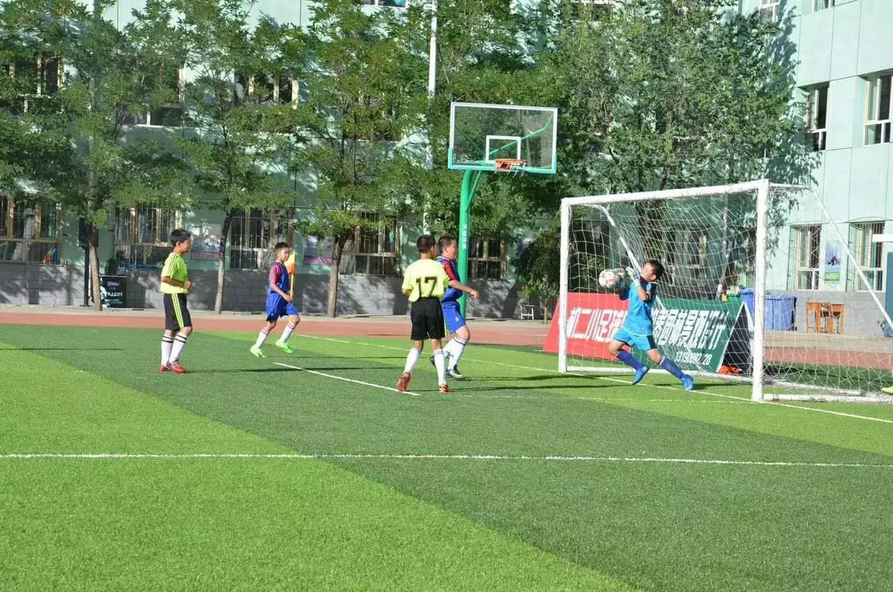 校园足球训练新闻宣传报道,光荣道小学男子足球队