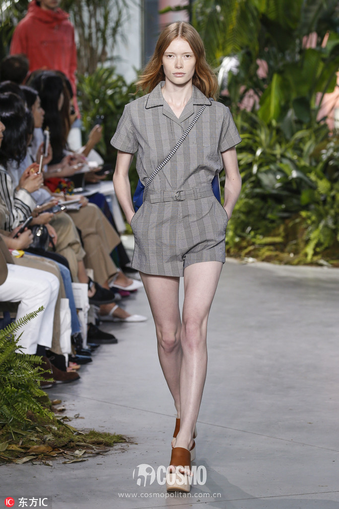 简单大方时尚白衬衫,时髦花边白衬衫