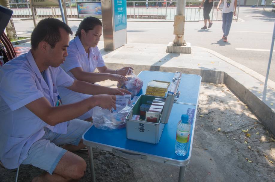 致敬为我们守护的医护人员,致敬为人民服务的白衣天使