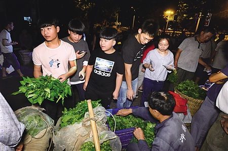 12岁孩子摆摊体验生活,15岁初中生摆摊体验生活