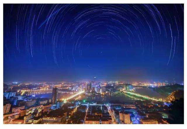 最近朋友圈是不是都被刷屏了,朋友圈刷爆了