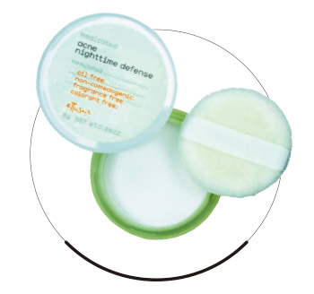 睡前扑晚安粉会闷痘吗,睡前扑一层散粉还好吗