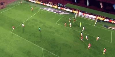 半场：高拉特头球破门，恒大1-0鲁能