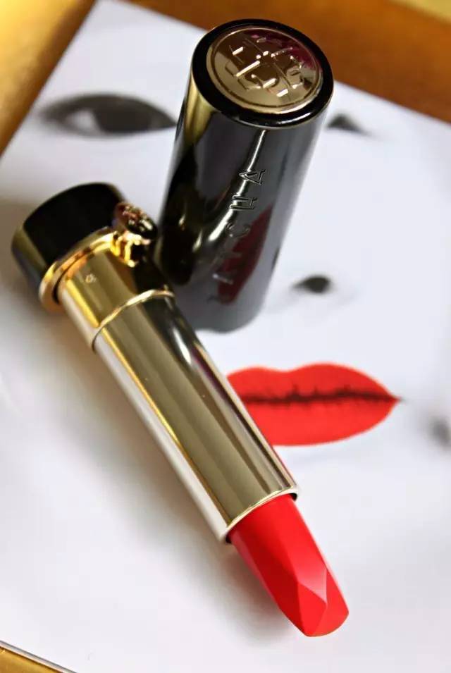 一起来看看这6款高颜值唇膏,10支最适合秋冬的唇膏