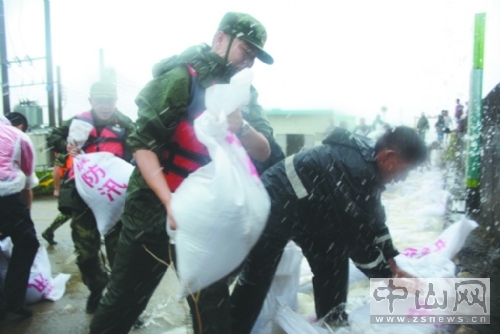 台风天鸽肆虐珠海,台风天鸽肆虐下的广东