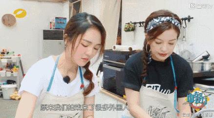 赵薇和外国人交流,赵薇外国人说英文