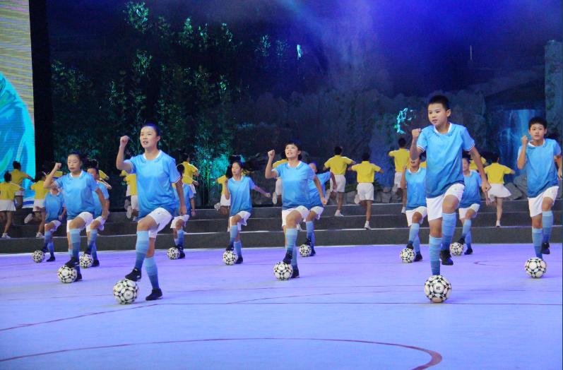 每年投入百万让孩子“玩”足球，启航中学要成为老百姓家门口的新好学校