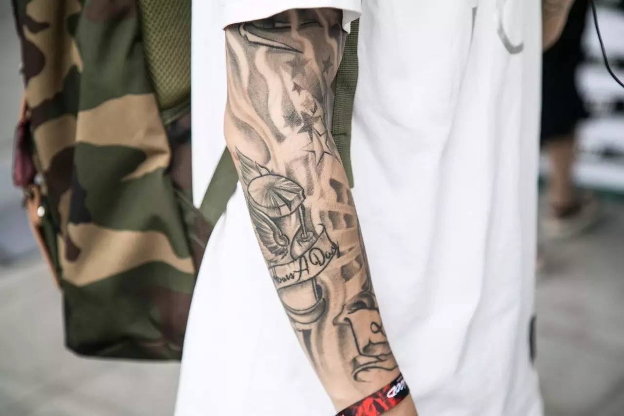 除了最新款最膨胀的球鞋，YOHOOD上这些有型的纹身也谋杀了无数菲林！