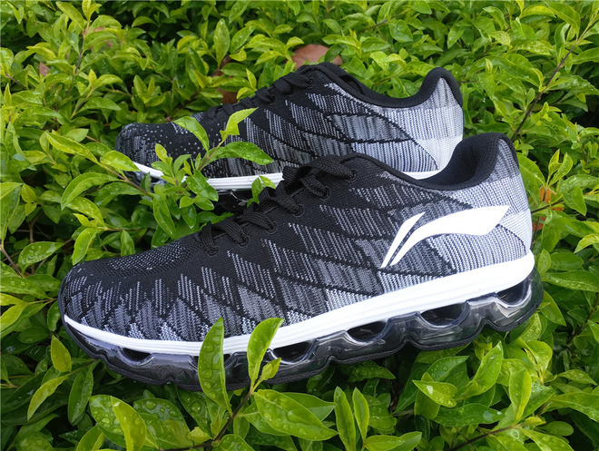 李宁跑鞋大绝影测评,李宁如影随形