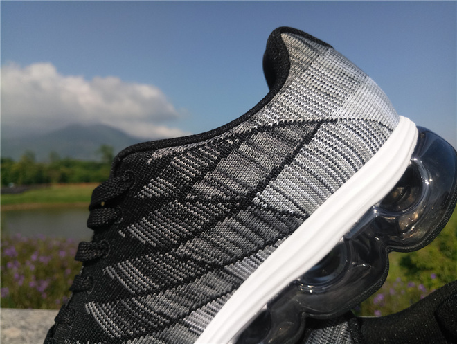 李宁如影随形,李宁跑鞋绝影雷