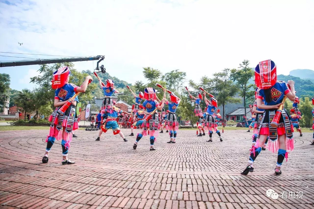 走进中华传统优秀文化,深入感受文化