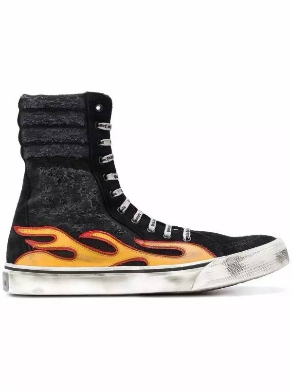 不局限哈雷和滑板文化，酷女孩需要一点“火元素”