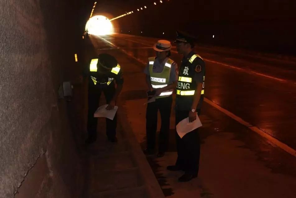 双桥双滦区高新区7—9周岁儿童“六龄齿”可免费做窝沟封闭；承德部分客运车票实现网购；市人社局帮毕业未就业大学生找工作……