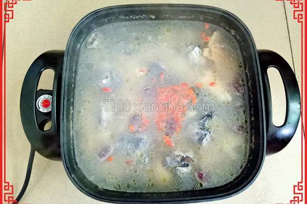 猴头菇当归黄芪党参能一起煲汤吗,当归党参乌鸡汤小孩能喝吗