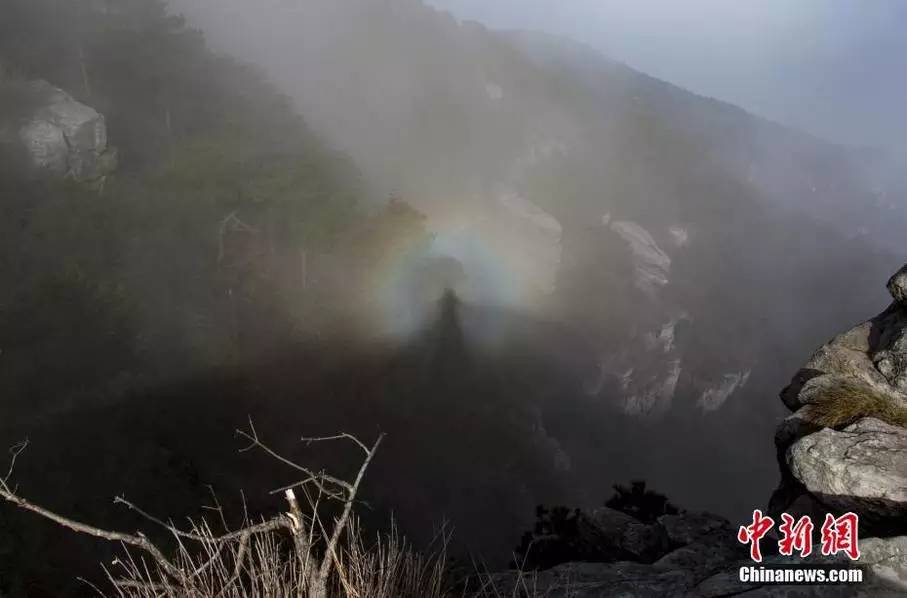 江西庐山发现的佛光,庐山神奇佛光