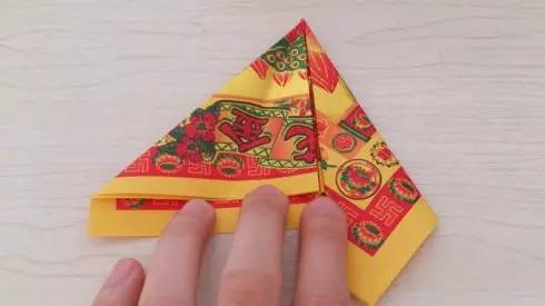 中秋节拜月娘折纸教程视频,黄纸手工折纸菠萝元宝
