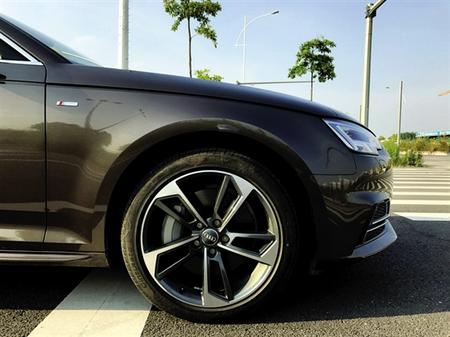 四驱回归试驾奥迪A4L45TFSI个性运动版