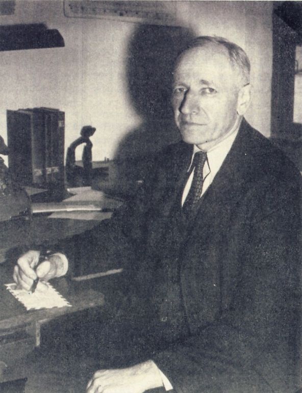 罗伯特琼斯空气动力学,电梯工学徒到工程师