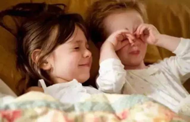 眼睛痒怎么回事越揉越痒还打喷嚏,眼睛痒怎么回事越揉越痒中医