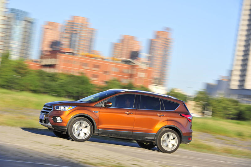 科雷傲和探界者哪个好,科雷傲和探界者