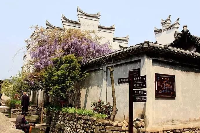 你绝对想不到，在一个唐朝古镇里，藏着大师王灏操刀的纯木客舍！