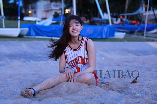 “美人鱼”专属夏日青春气息！「报君潮流眼」之林允：穿上粉红小礼裙，化身灵动潇洒的白日梦女！