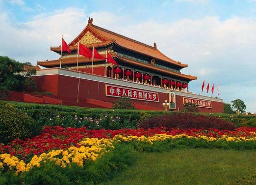 国庆节去北京游玩要带什么物品,国庆节去北京人多吗