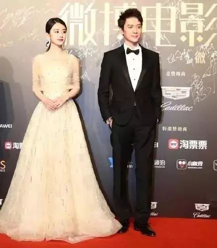 找女友只服冯绍峰，我却心疼赵丽颖找不到一双好鞋~