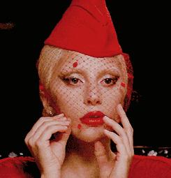 染发完长出黑头发怎么处理,染发后长出黑发怎么扎