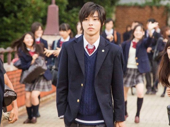 被穿制服的他们撩到心肝颤，赖床舔屏才是假期王道！