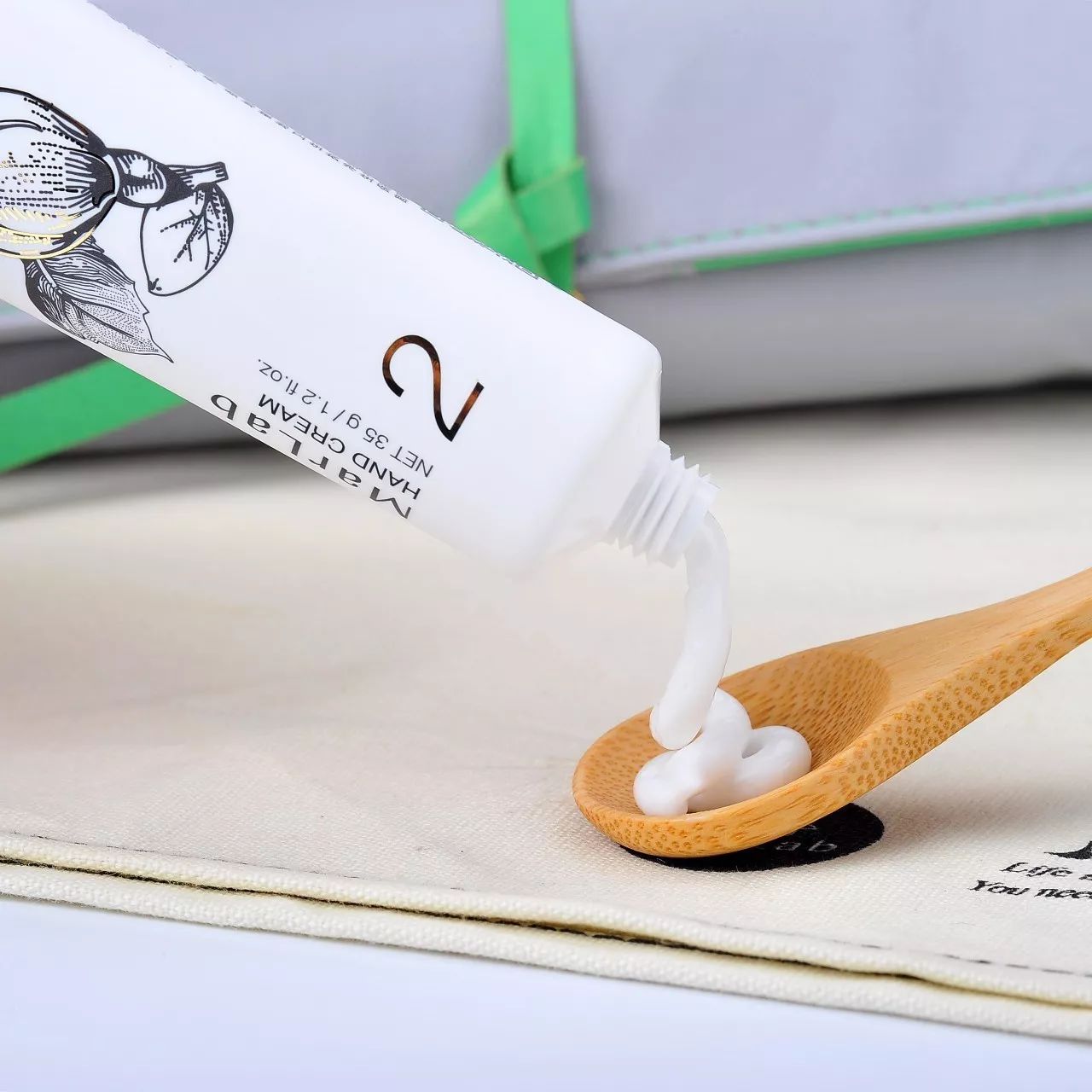 旅行洗护8件套,旅行携带方便的洗护套装