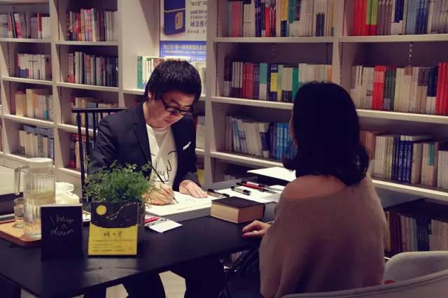 超治愈！数学系大叔用扑克牌画出有趣又暖心的漫画，脑洞折服了整个朋友圈！