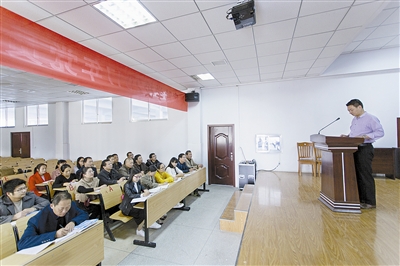 潮平两岸阔风好正扬帆——记打造幸福文化砥砺前行的淮滨县实验学校