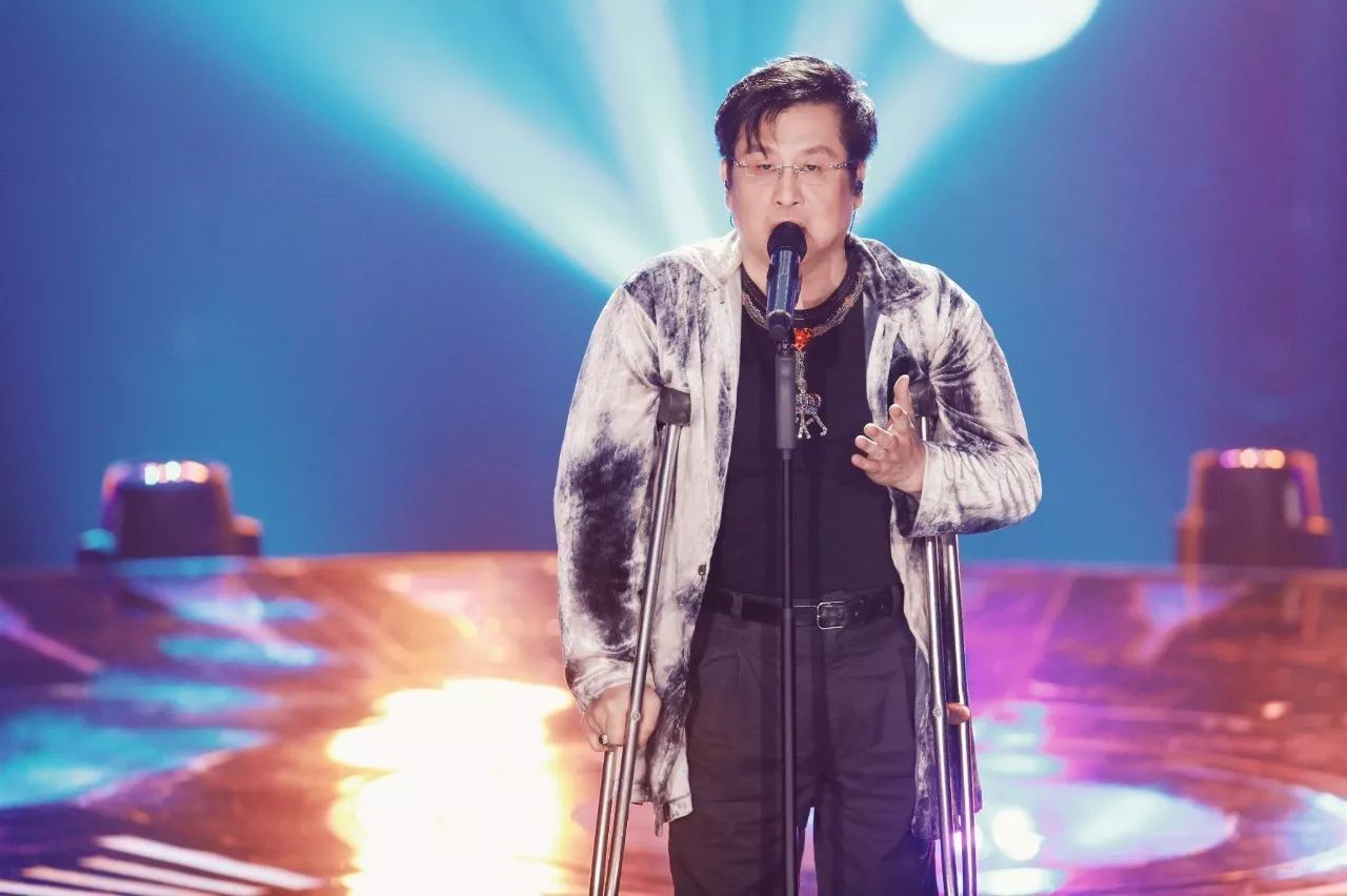 “水手”郑智化泣不成声，“失态”黄小琥上节目认亲