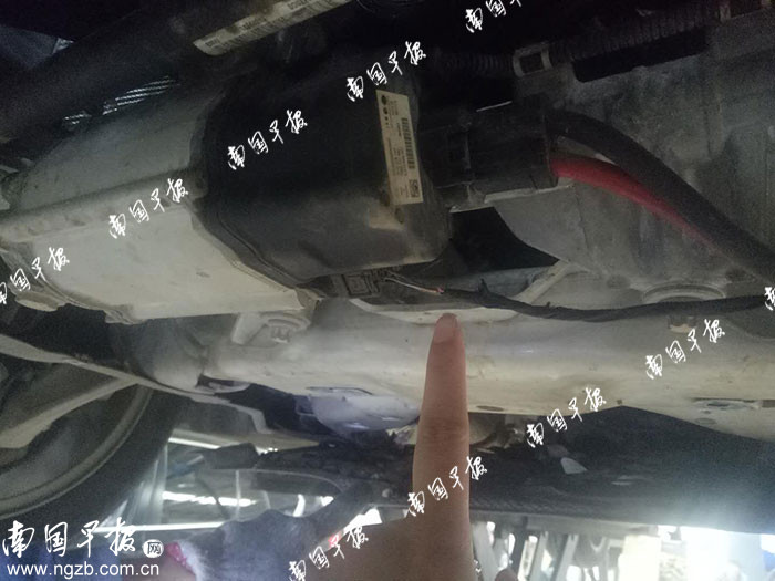 宝马车老鼠咬断线路,宝马线束被老鼠咬断了