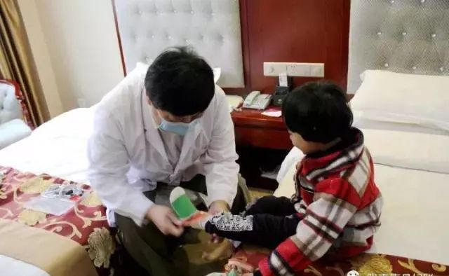 脑瘫儿童爱心公益活动,关爱困境妇女儿童基金募捐倡议书