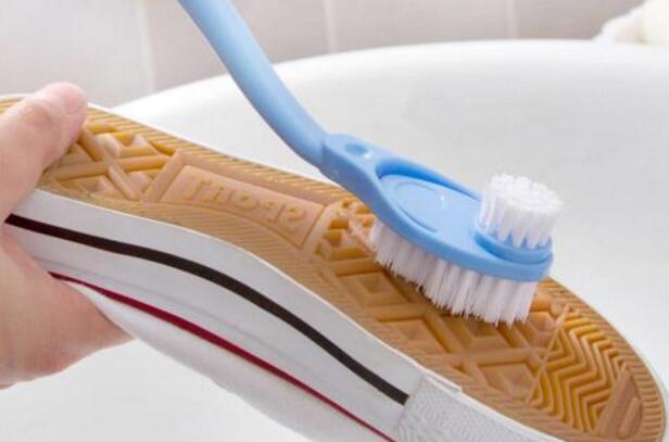 夏天脚汗大鞋子臭怎么办,如何防止脚出汗鞋发臭