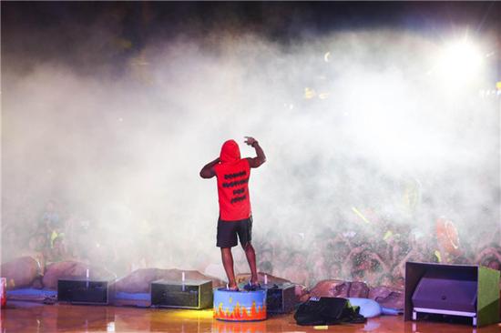 三万人都能玩转的水世界乐海水世界酷玩电音节冰爽开启