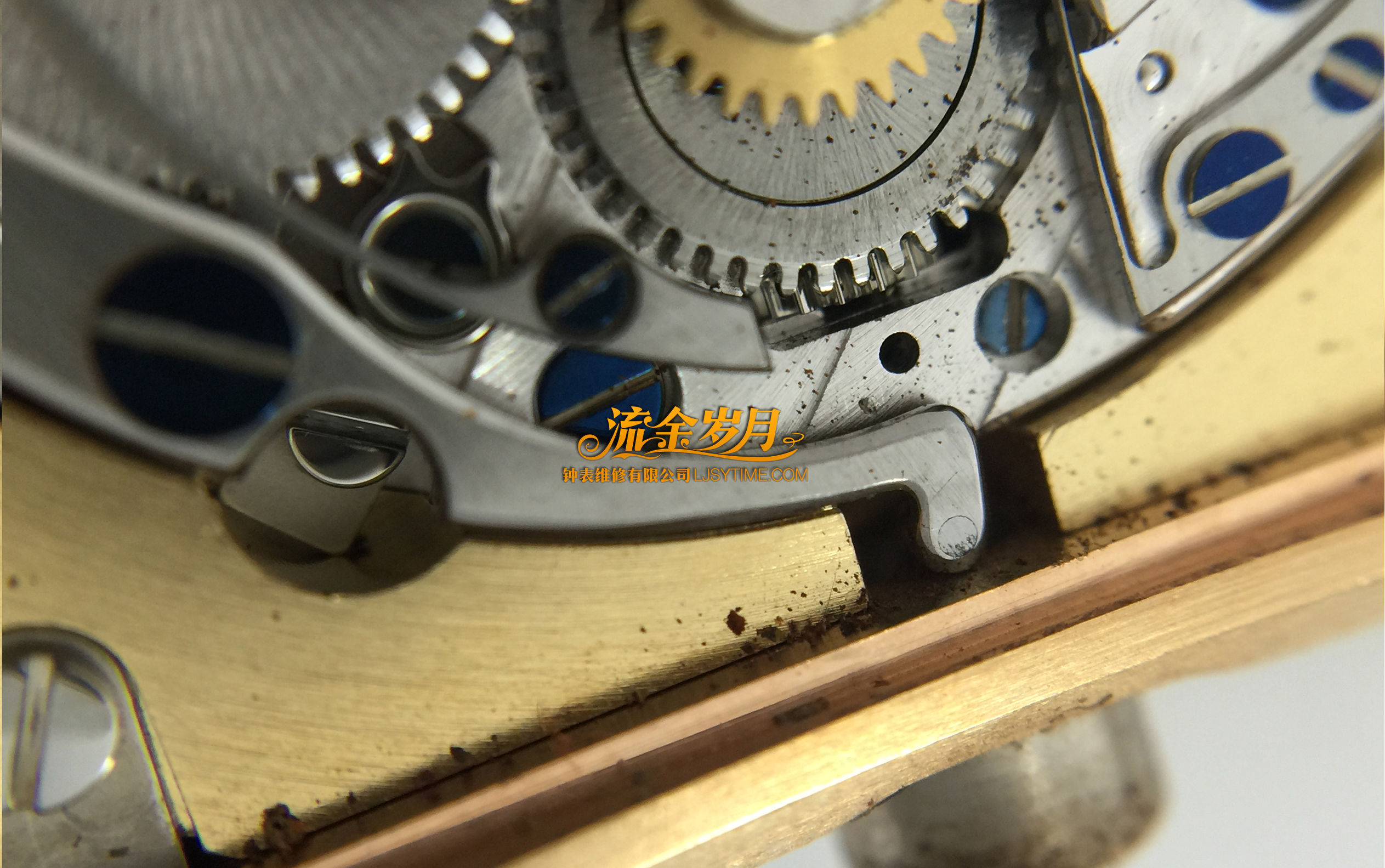 手表进水导致停走,不及时洗油真的很伤!把芯生锈断掉要换,机芯满是锈迹~看芝柏单按钮计时洗油后焕然一新