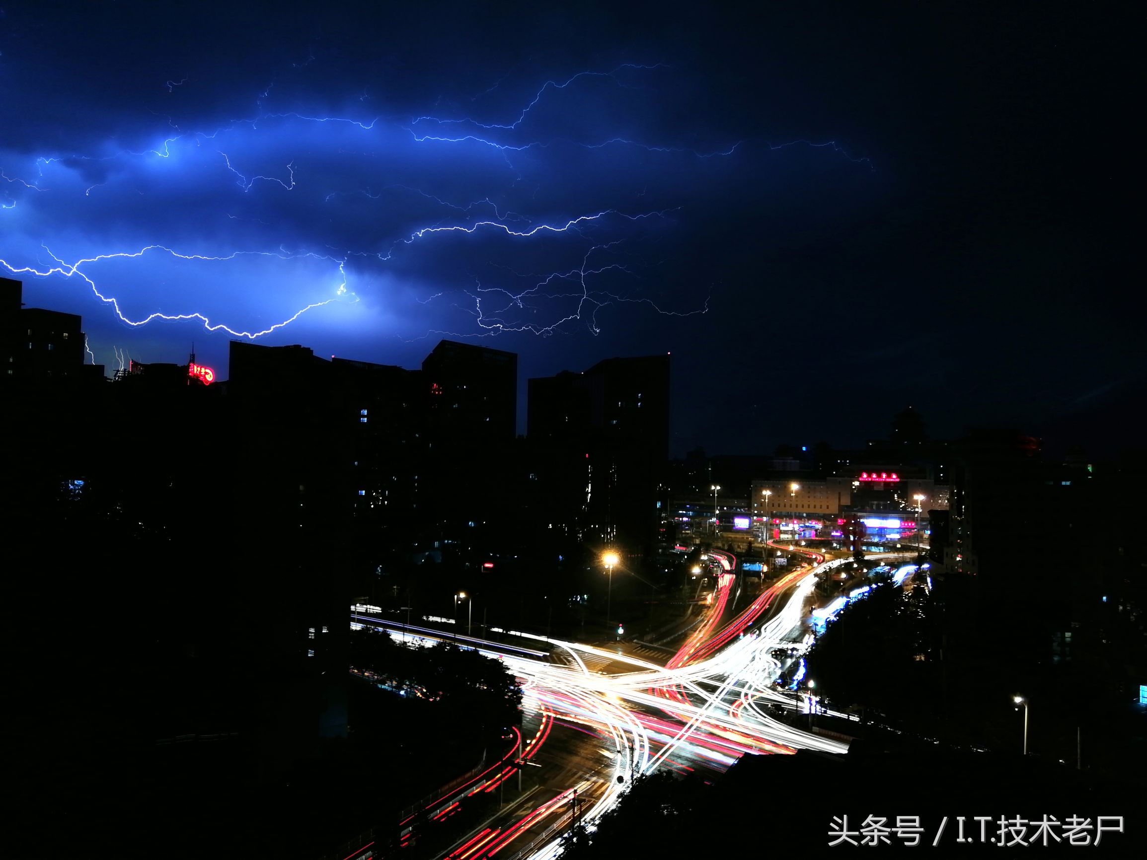 什么样的相机才能拍到闪电,拍摄闪电的正确方法