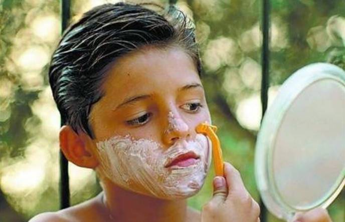 早熟的孩子有胡子怎么办,孩子7岁长胡子是早熟吗