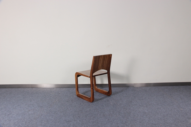 你相信一把椅子会影响一个人一生吗，世界歌坛超级巨星帕瓦罗蒂告诉你如何选择椅子，选择人生