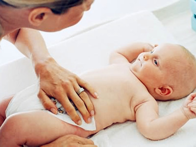 新生儿三凹是什么症状,新生儿脐疝怎么护理