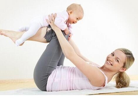 女白领为重回“颜值巅峰”产后10天踩高跟逛街惹祸上身