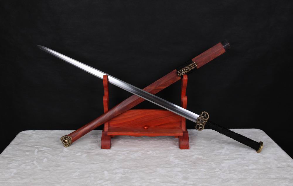 刀为什么比剑好用,刀和剑的优点和缺点分别在哪里