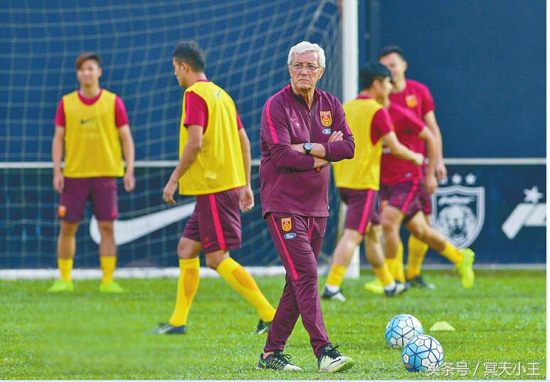 高丰文国足黑色三分钟,中国国足黑色三分钟