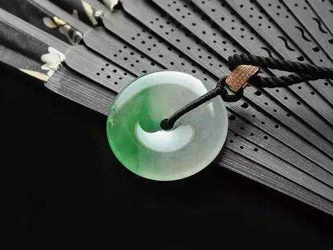 如何找到有缘的翡翠,翡翠一鹿有你适合什么人戴