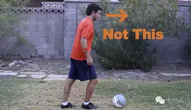 如何养成带球抬头的习惯,带球抬头观察的训练